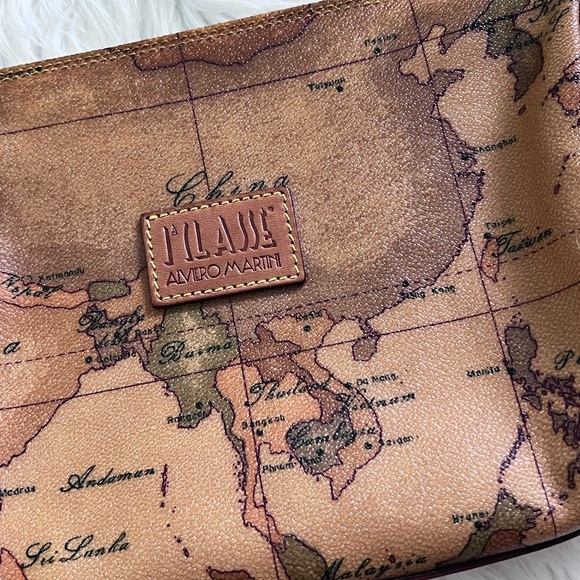 Vintage Alviero Martini 1a Classe Geo Map Italian Bag - Picture 13 of 13